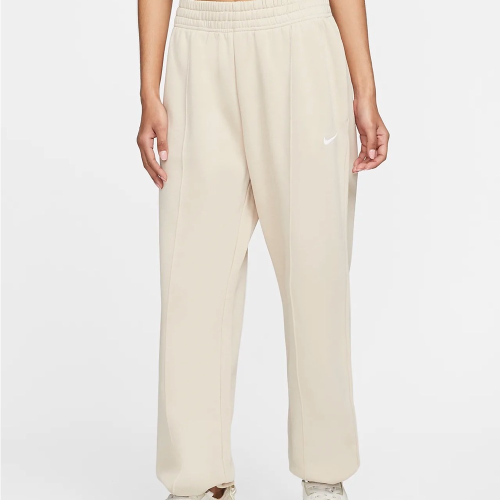 Nike Women’s fleece sweatpants
